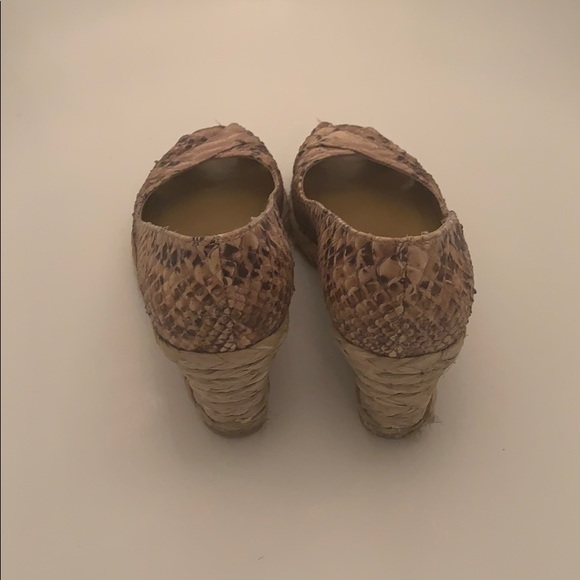 Stuart Weitzman Wedges. Size 8 - Picture 3 of 6